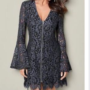 Bell sleeve dress xs